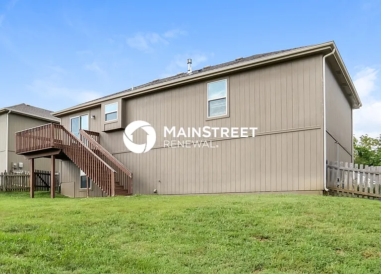 1411 NW Hilltop Ln — Photo 17