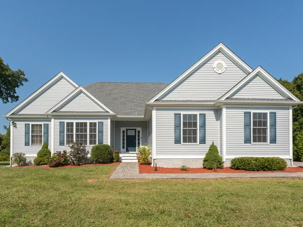 1 Applewood Drive, Ledyard, CT 06339