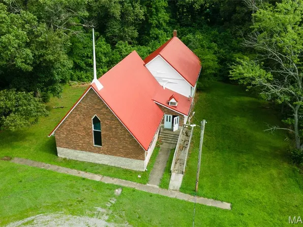 270 Alexander St, Eldorado, IL 62930
