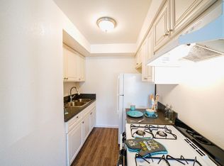 500 Townsite Dr APT 216, Vista, CA 92084