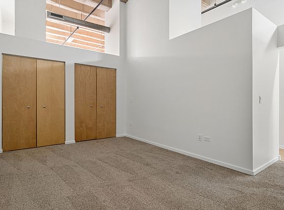 4th image of 130 S Ashland Ave #414