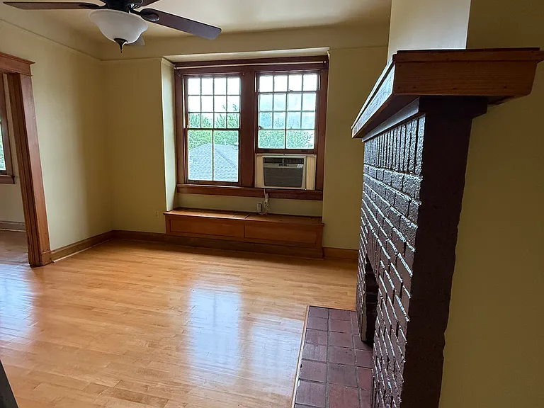 2225 Dante St — Photo 16