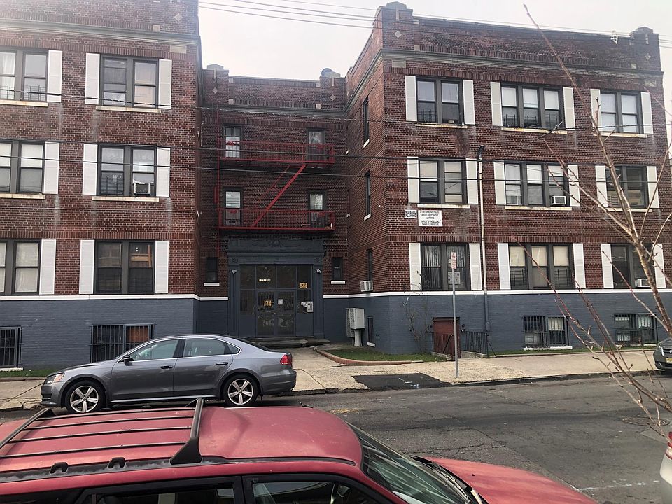 1st image of 130-136 Delavan Ave
