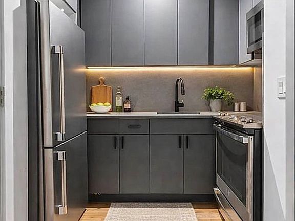 4th image of 163 Roebling St #1A
