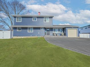 283 Rockaway St, Islip Terrace, NY 11752