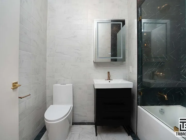 133 Brown Pl #403 — Photo 6