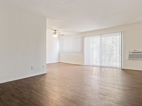 5th image of 17950 Burbank Blvd APT 22