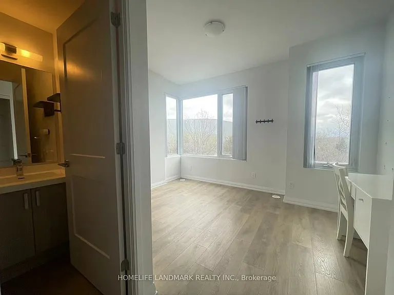 1060 Portage Pkwy E #Townhouse 60 — Photo 12