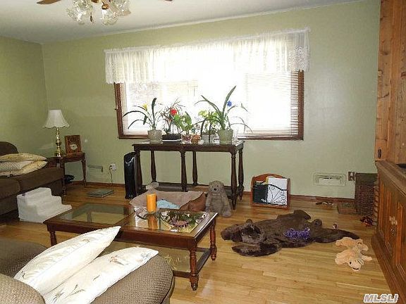 3rd image of 26 Park Hill Dr