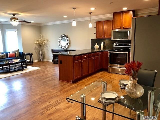 2nd image of 2200 Dolfin Ln #403