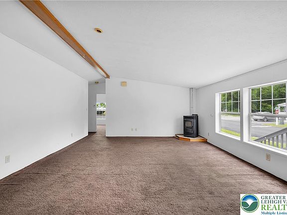 4th image of 116 Nashua St