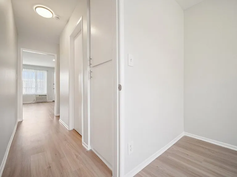 18411 Vincennes Street — Photo 23
