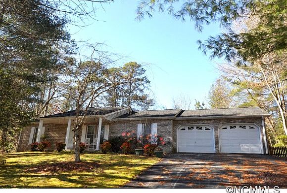 1st image of 209 Pine Berry Cir