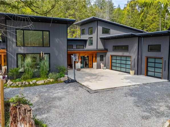 3022 Green Way, Roberts Creek, BC V0N 2W4