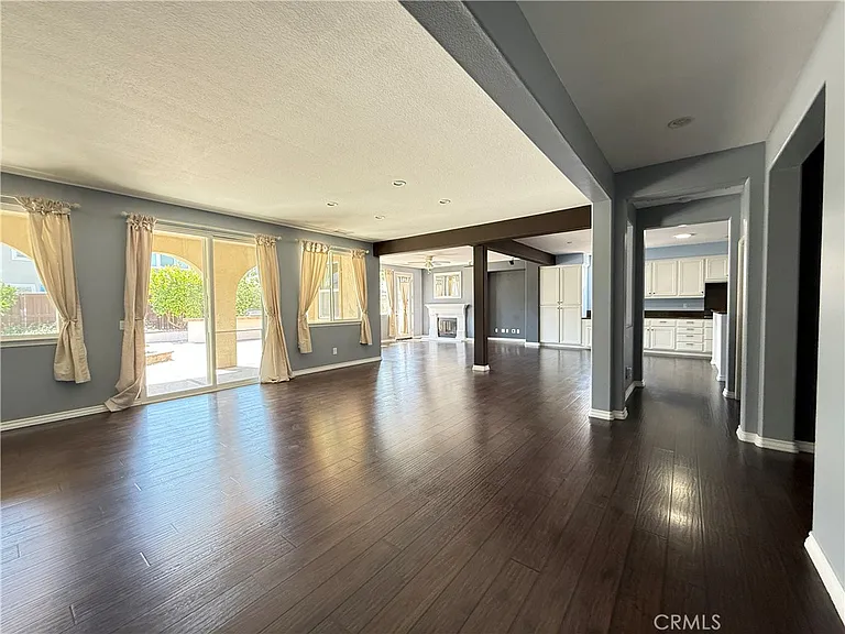 27949 Breakwater Ct — Photo 3