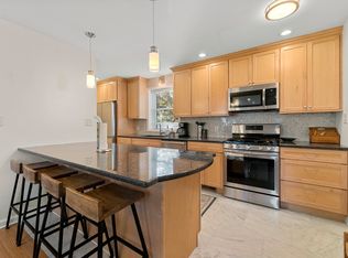 33 Ancell St, Alexandria, VA 22305