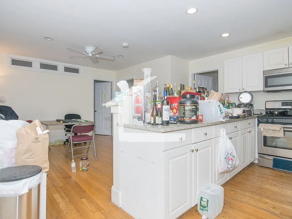 307 Saint Paul St #7