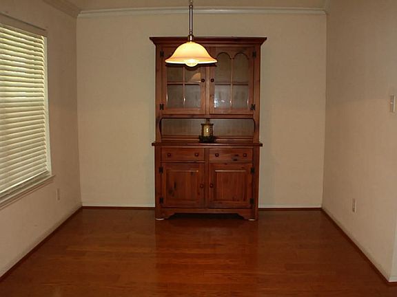 5th image of 3818 Oaklawn Oval