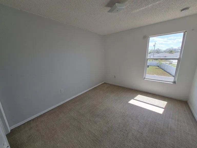 712 Parrot Ct — Photo 10