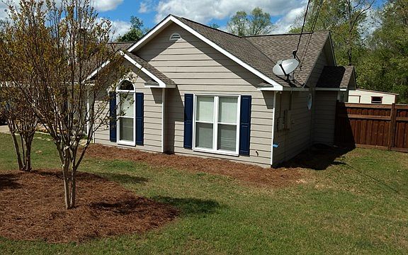 2nd image of 424 Lee Road 2041