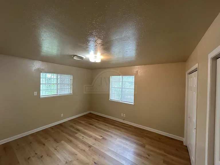 1814 Crestridge Dr — Photo 12
