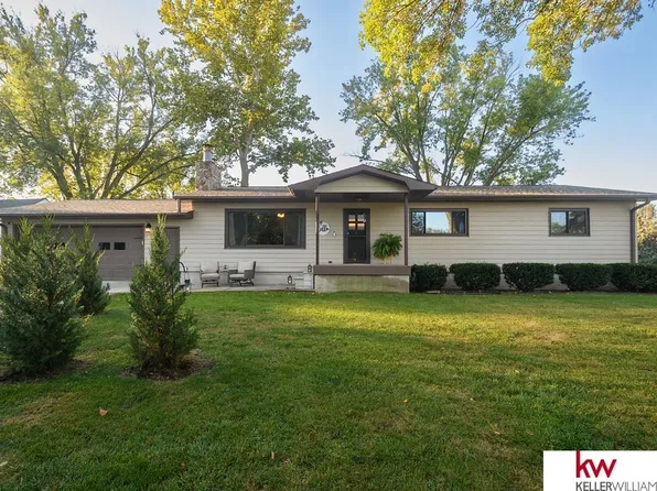 803 6th St, Edgar, NE 68935