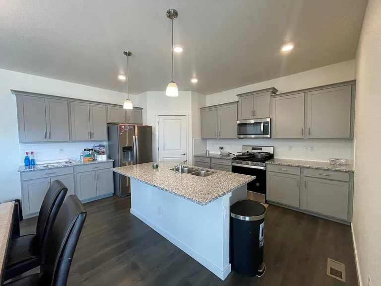 2224 Rosette Ln — Photo 4