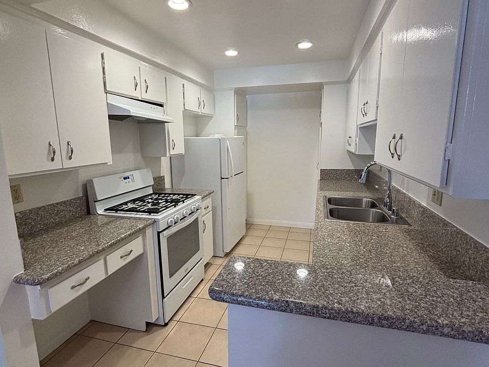 1st image of 350 S Oakland Ave #739e40a4f