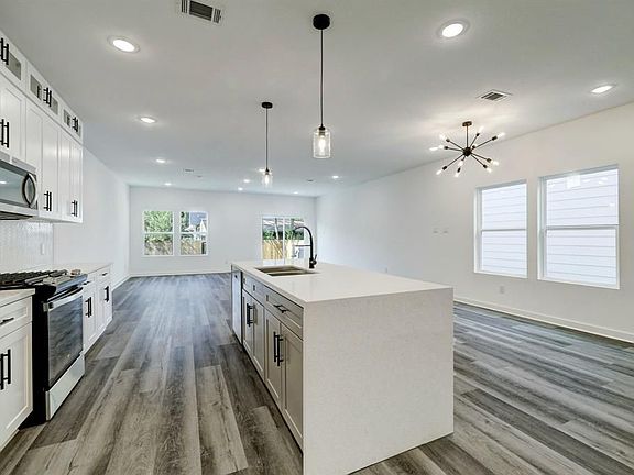 4th image of 505 Neyland St #B