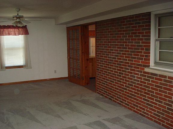 5th image of 511 E Pike St