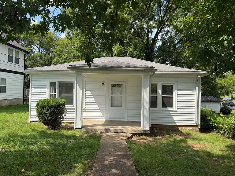 606 Pace St — Photo 1