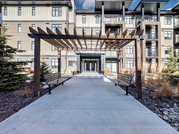 200 NW Seton Cir SE #2416, Calgary, AB T3M 3N8