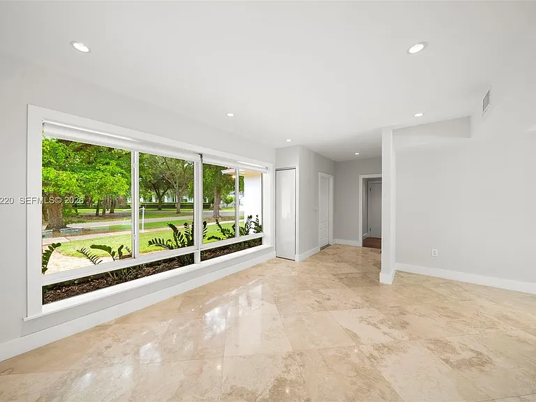 5510 Orduna Dr — Photo 7