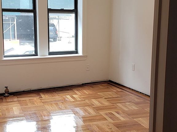 3rd image of 3114 28th Ave APT 2R