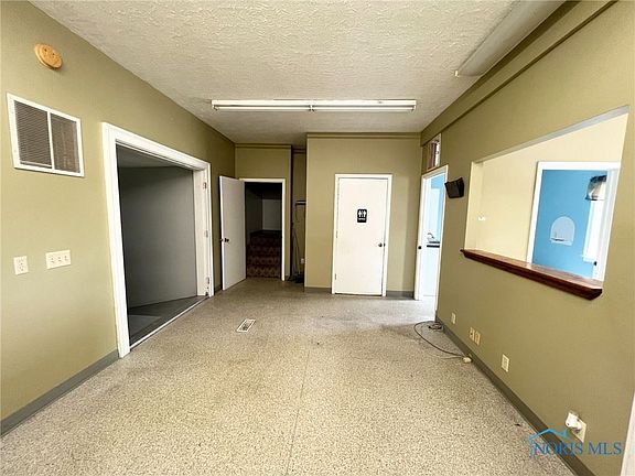 4th image of 500 S Main St
