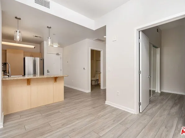 630 W 6th St APT 213, Los Angeles, CA 90017