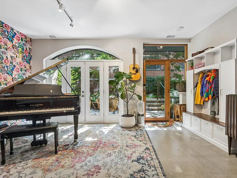 26 E 14th Pl #5W — Photo 4