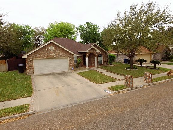 3rd image of 3601 Pelican Ave