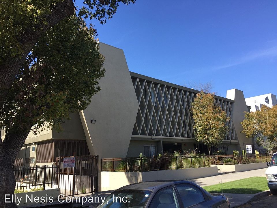 2nd image of 511 N Kenmore Ave APT 103