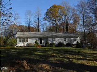 40 Old Green Rd, Trumbull, CT 06611