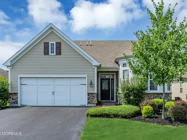4 W Baccio Lane, Farmingdale, NJ 07727