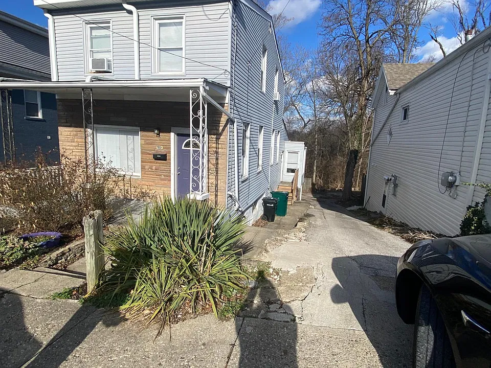 610 Straight St
