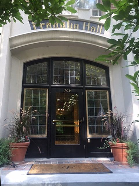 1st image of 704 W 6th Ave APT 604
