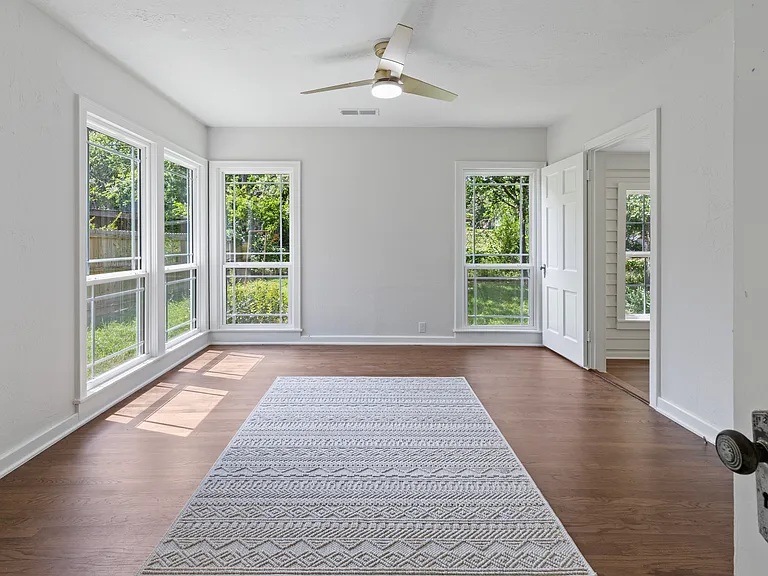 46 Vaughn Dr — Photo 25