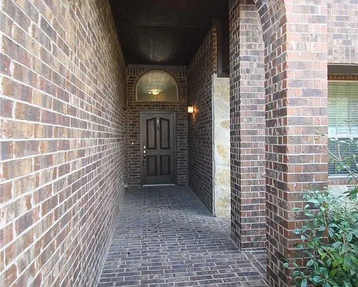 1416 Amazon Dr — Photo 2