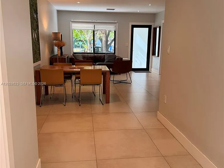 360 NW 40th St — Photo 9