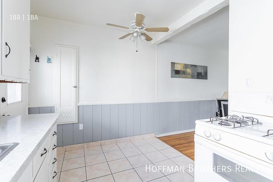 1st image of 12427 1/2 Chandler Blvd #12427-1/2
