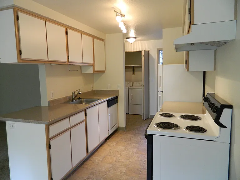 Springwater Trail Apartments — Photo 9