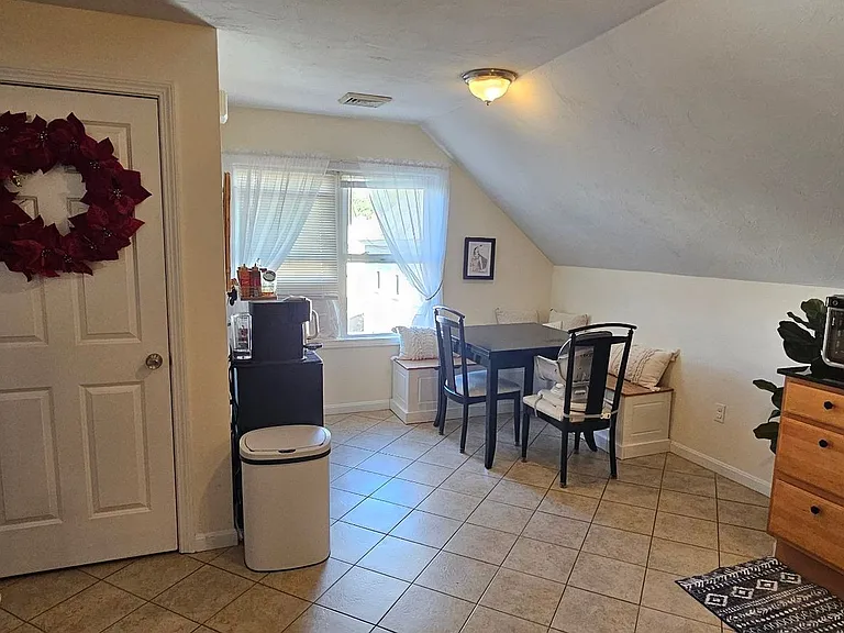 13 Cottage St — Photo 6