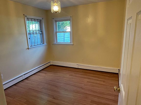 3rd image of 8765 124th St Floor 1
